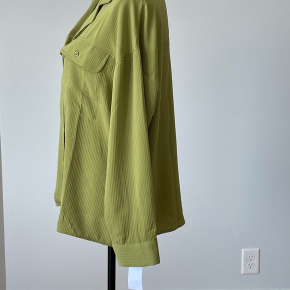 Lumiere New with tags size Medium green office career business blouse button up - Picture 4 of 13